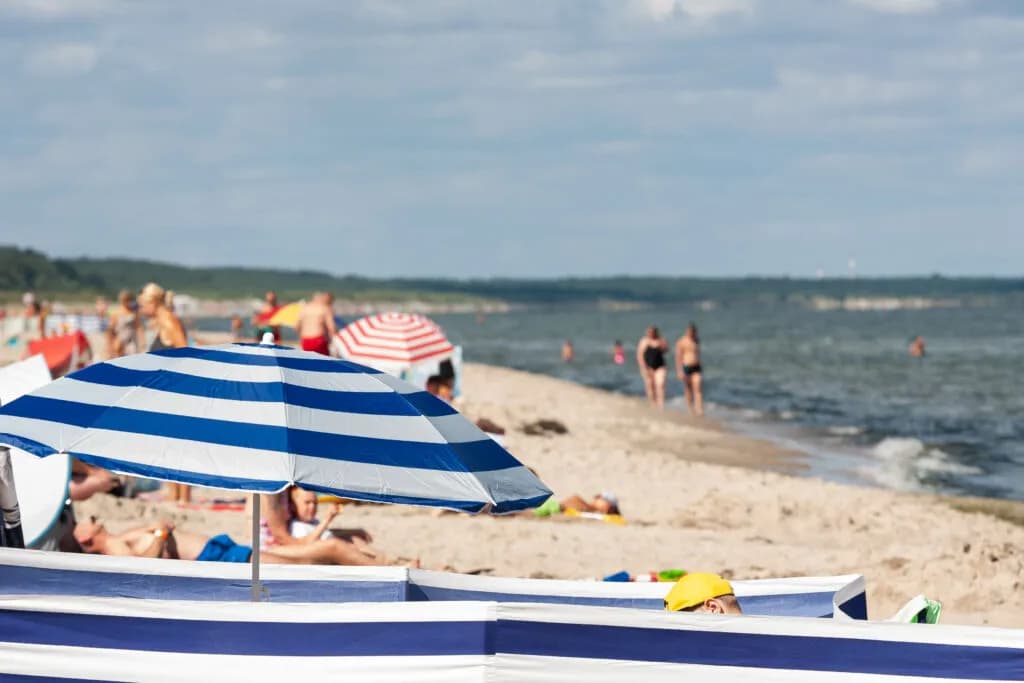 Kąpieliska nad Bałtykiem: Sprawdź, które zamknięte! Bezpieczne wakacje