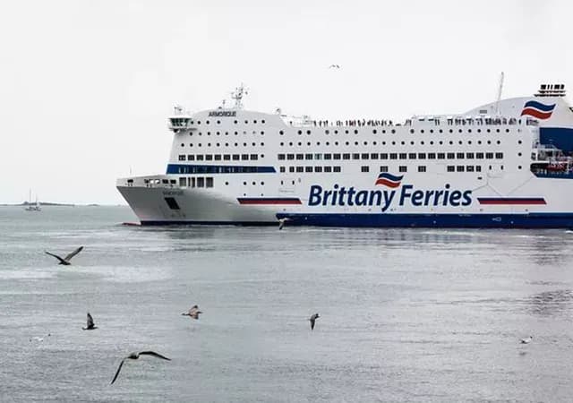 Podróż promem z Polski do Anglii: Ile trwa i jak zaplanować?