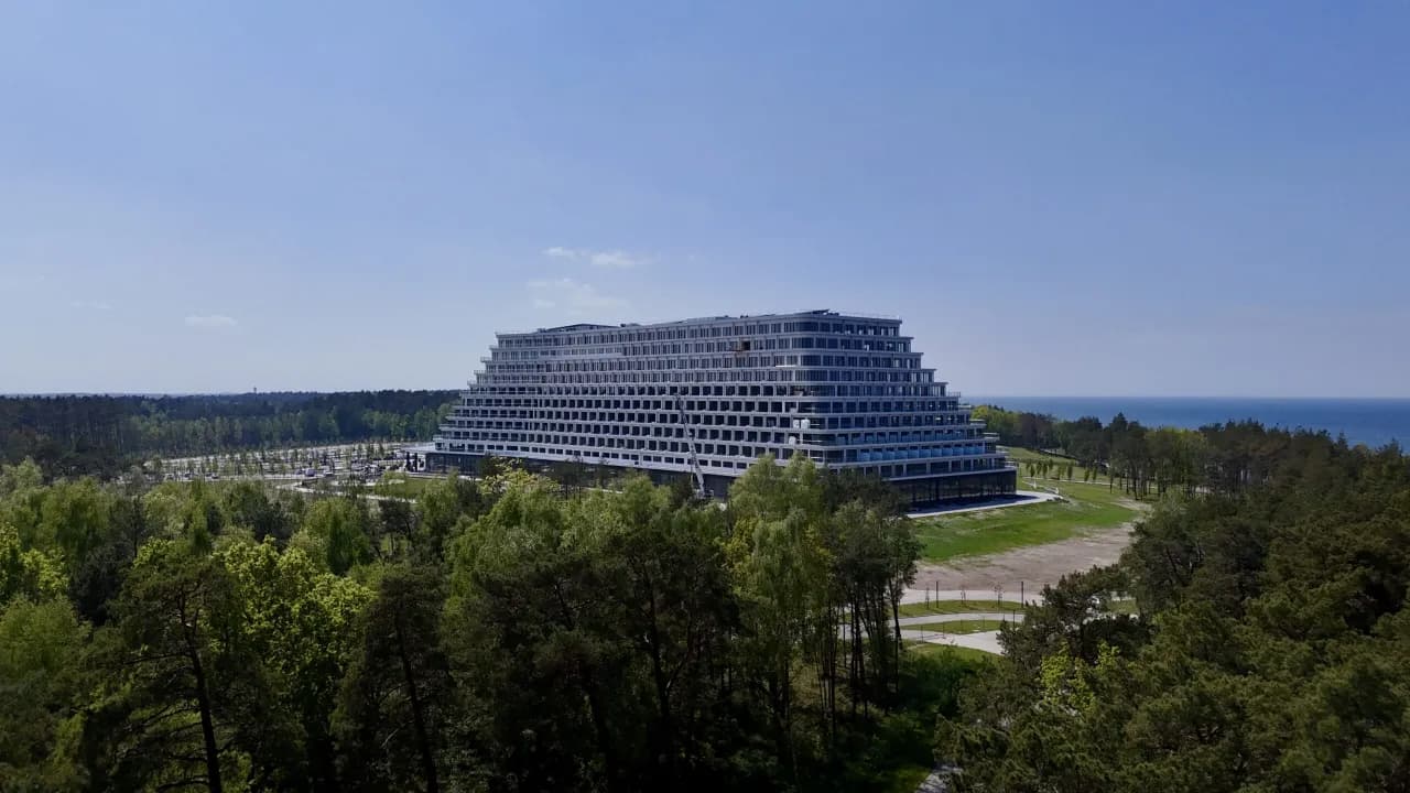 Gołębiewski Pobierowo: Otwarcie 2026? Poznaj datę i kulisy!